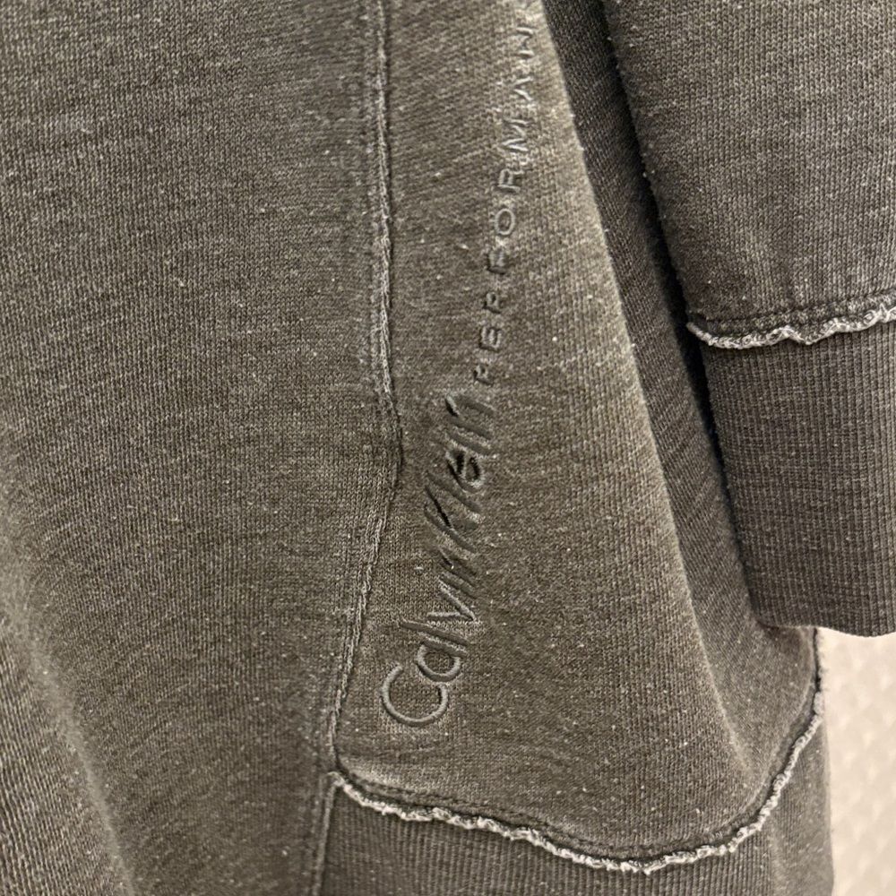 Calvin Klein Performance Dark Gray Cold Shoulder Sweatshirt Size 1X - Picture 3 of 4